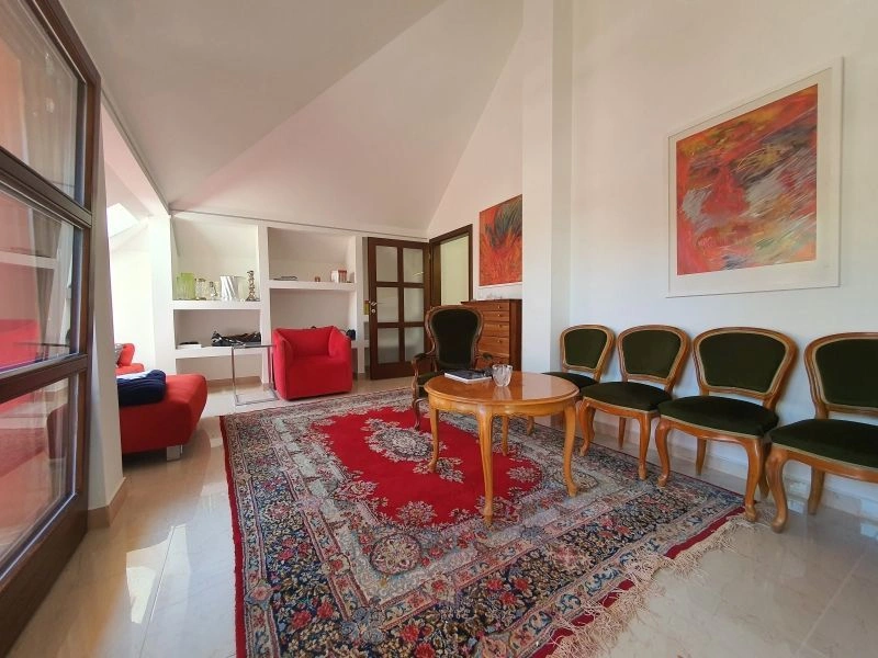 Lüks, ferah 8 odalı villa Budapeşte'de