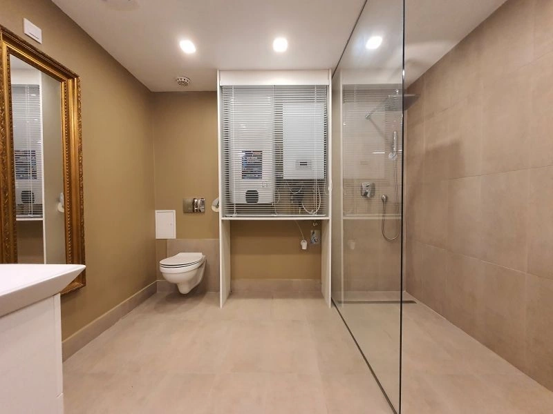 House 7+1 with commercial premises