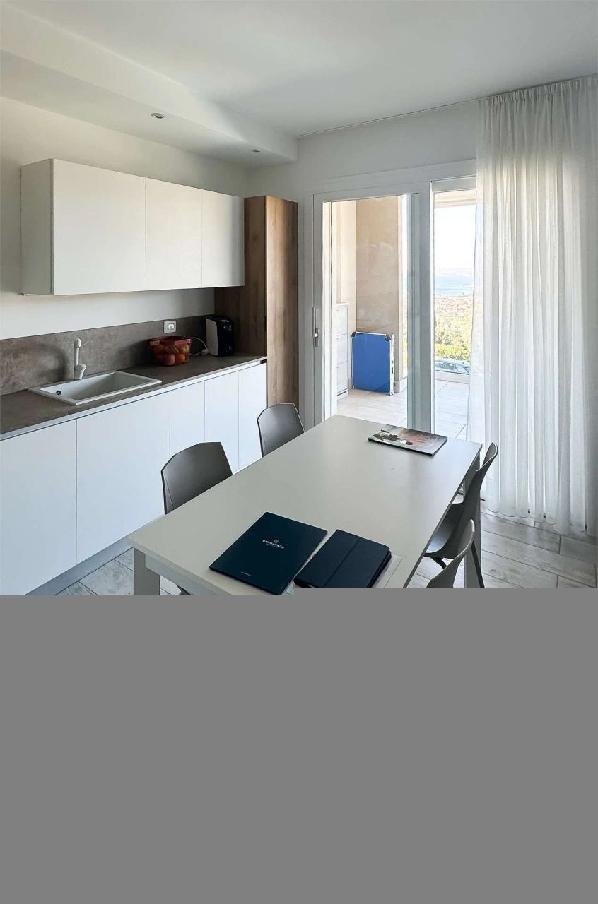 Apartment 110 m2 with lake view