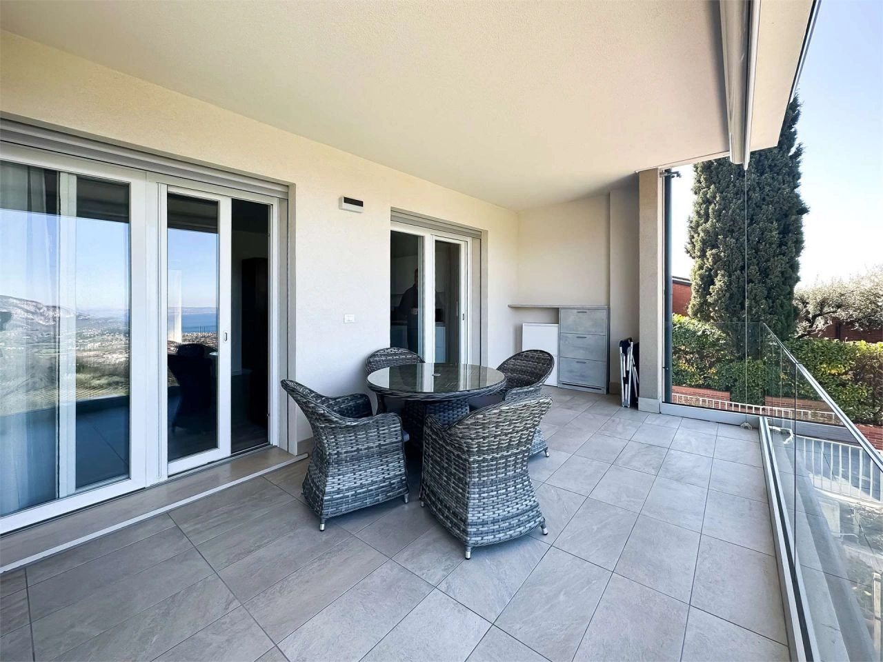 Apartment 110 m2 with lake view