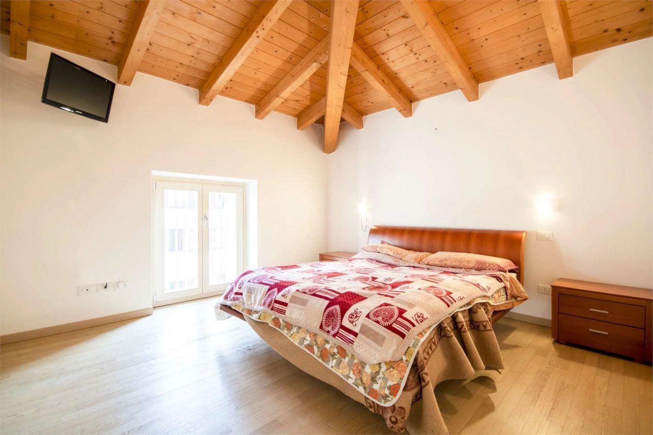 Penthouse 120 m2 near the park