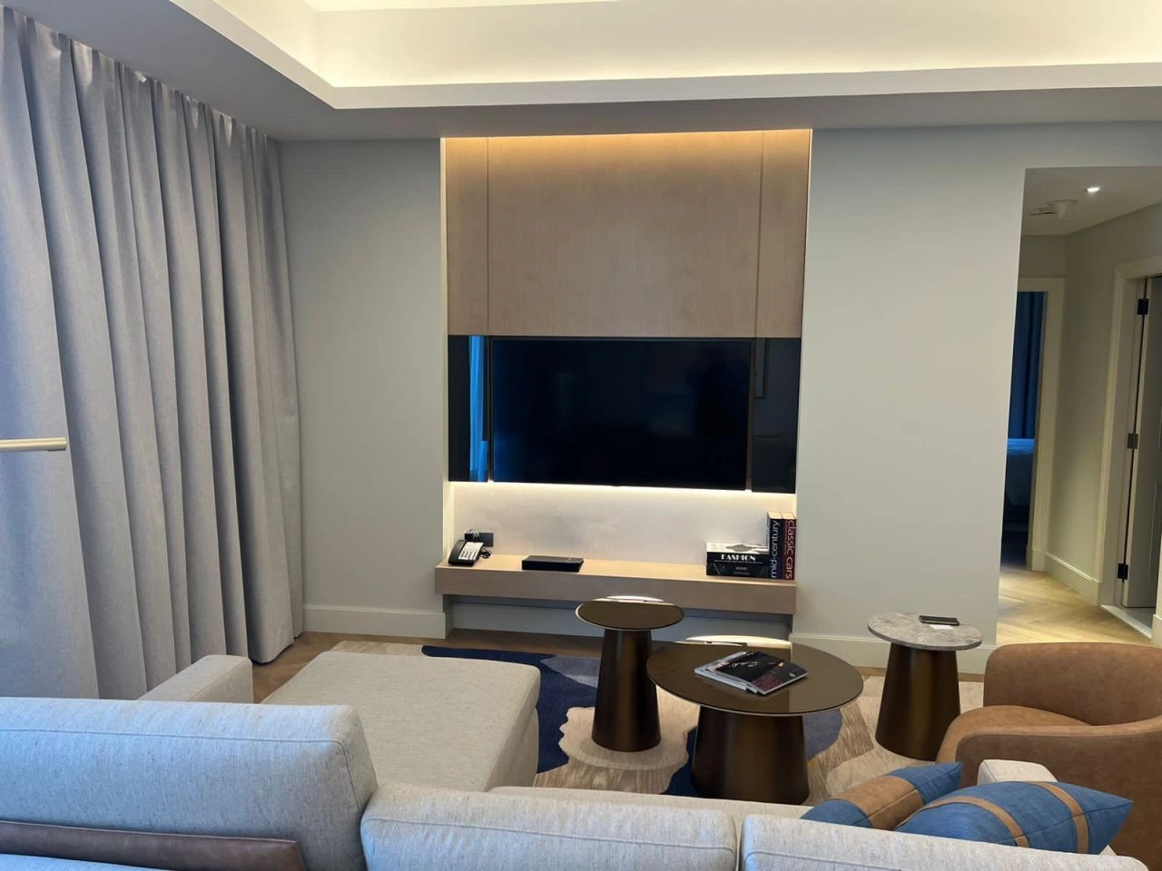 शहर के नज़ारों वाला 107 m2 अपार्टमेंट