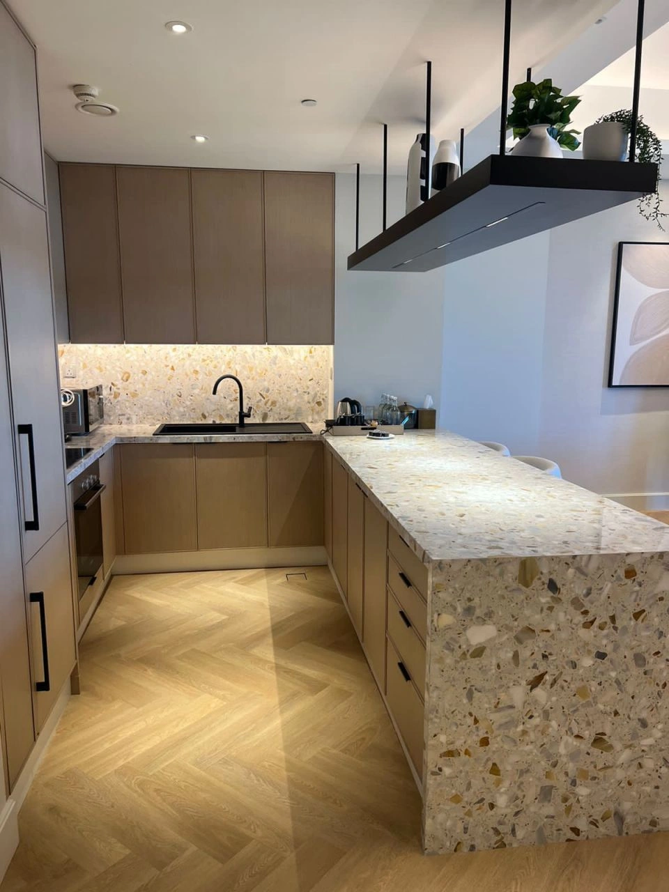 शहर के नज़ारों वाला 107 m2 अपार्टमेंट