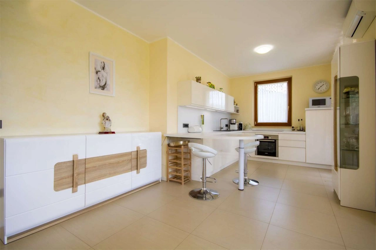 Villa 3+1 in Torri del Benaco