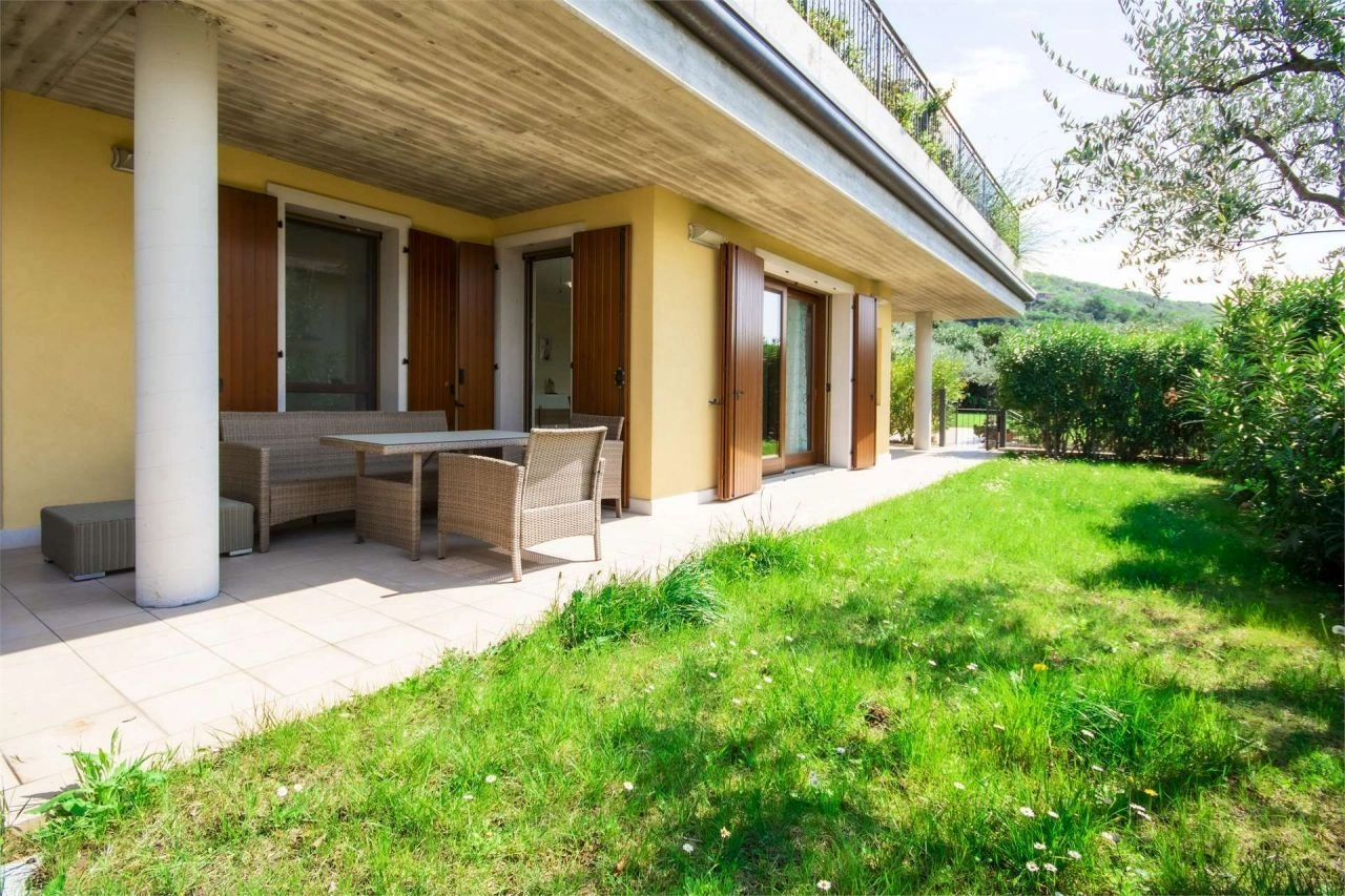 Villa 3+1 in Torri del Benaco