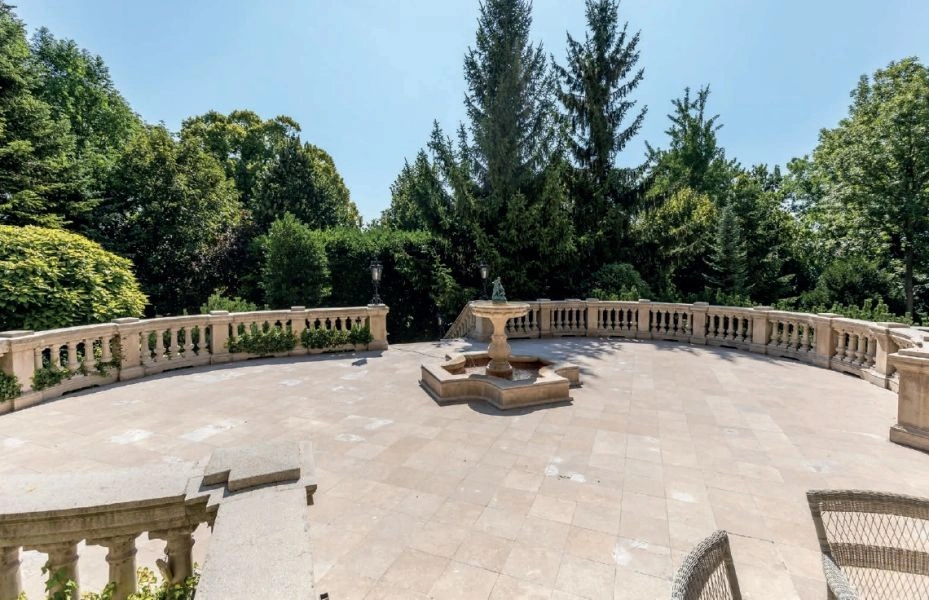 Budapeşte'nin elit bir bölgesinde yüzyıl eski bir şato