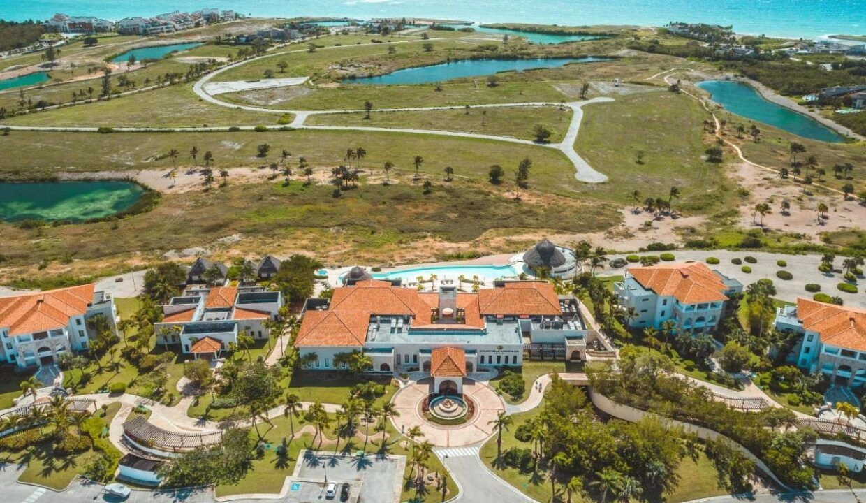 Apartamentos com vista para o mar e campos de golfe na República Dominicana - $ 499.200