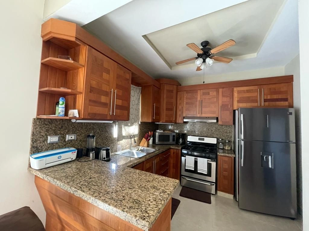 ドミニカ共和国ソスア中心部、ビーチ近くの家具・家電付きアパート