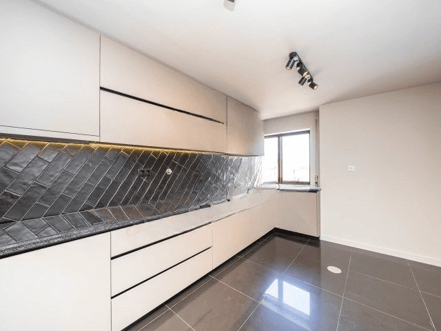 آپارتمان خانوادگی ۴+۱ در منطقه پورتو، پرتغال