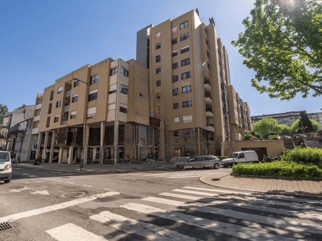 آپارتمان خانوادگی ۴+۱ در منطقه پورتو، پرتغال