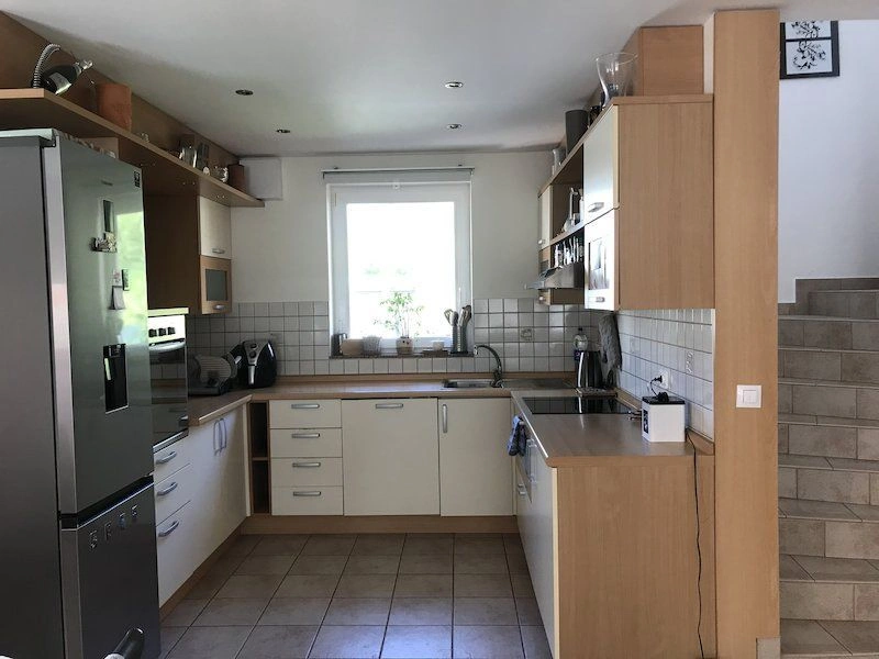 Casa moderna pequena 3+1 em Ljubljana