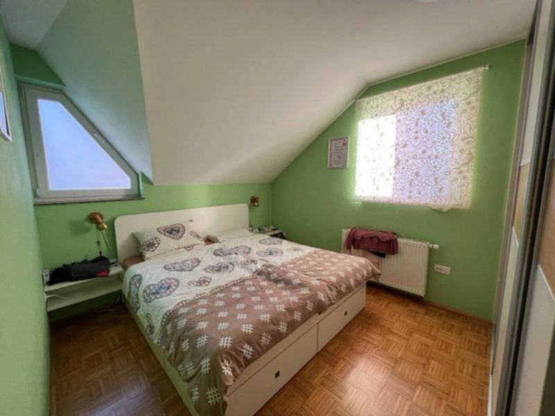 Casa moderna pequena 3+1 em Ljubljana