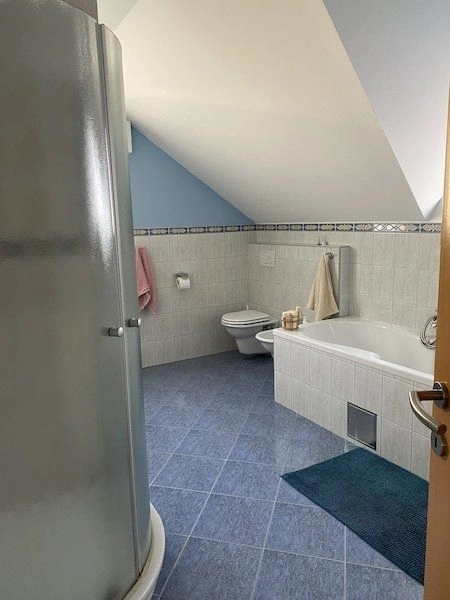 Casa moderna pequena 3+1 em Ljubljana