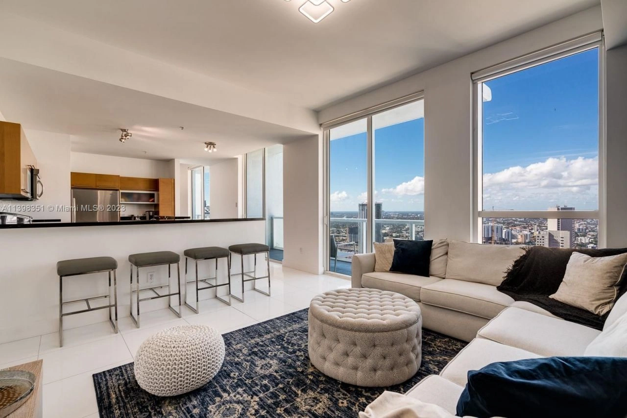 米国マイアミのパノラマオーシャンビュー付きペントハウス