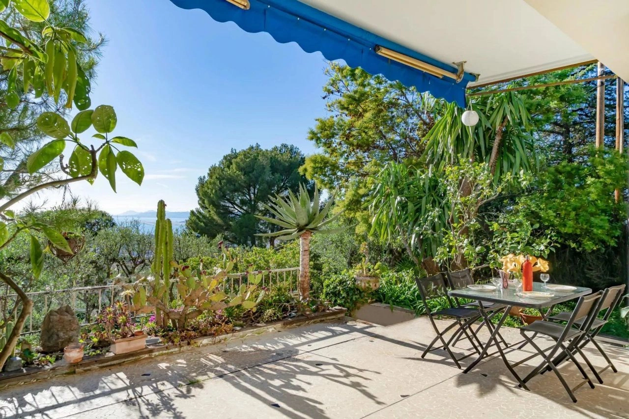 Villa com vista panorâmica para a Baía dos Anjos em Nice, França