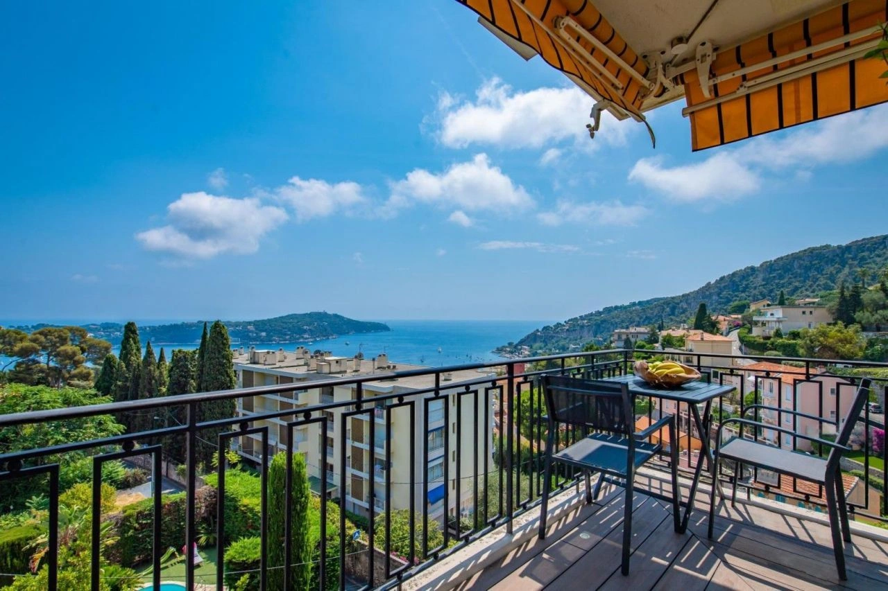 Apartment 2+1 with bay view in Villefranche-sur-Mer, France