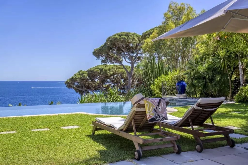 Villa 5+1 en la zona La California de Cannes, Francia