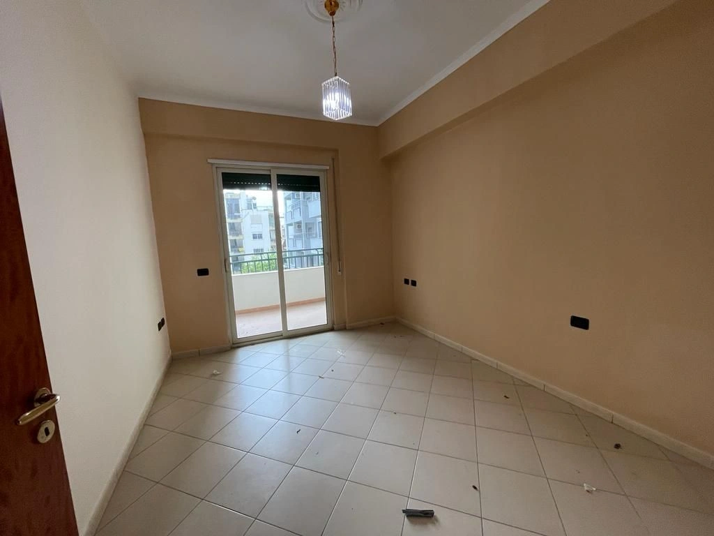 Spacious apartment 105 m² in Durres