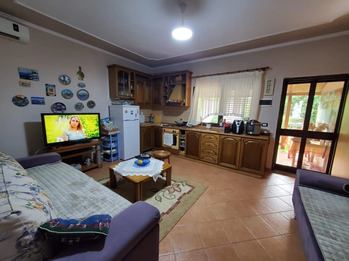 Compact house 85 m² in Durres