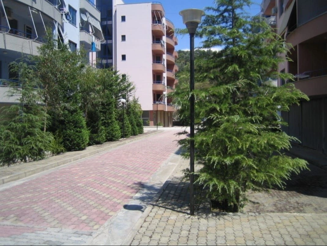 दुर्जे, अल्बानिया में समुद्र के पास आकर्षक 1+1 अपार्टमेंट