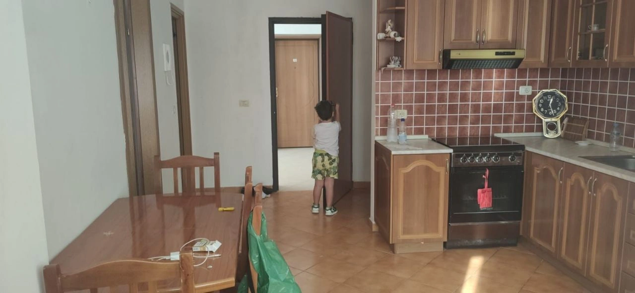 दुर्जे, अल्बानिया में समुद्र के पास आकर्षक 1+1 अपार्टमेंट