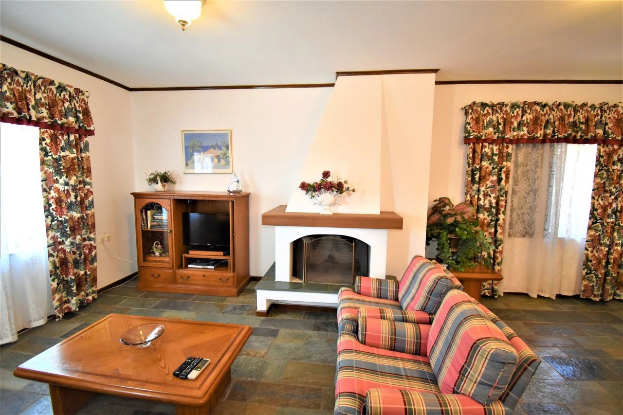 Mansion 300 m2 in Vrahati