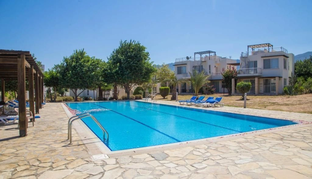 Apartment 2+1 with access to the pool