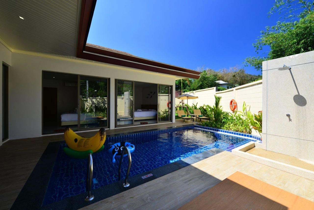 Villa 237 m2 surrounded by greenery on the island of Phuket