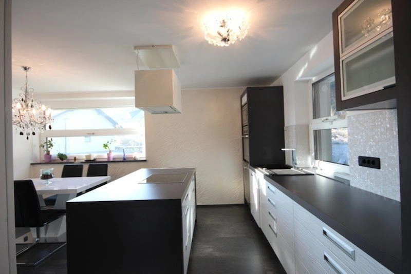 Half of a three-story house 5+1