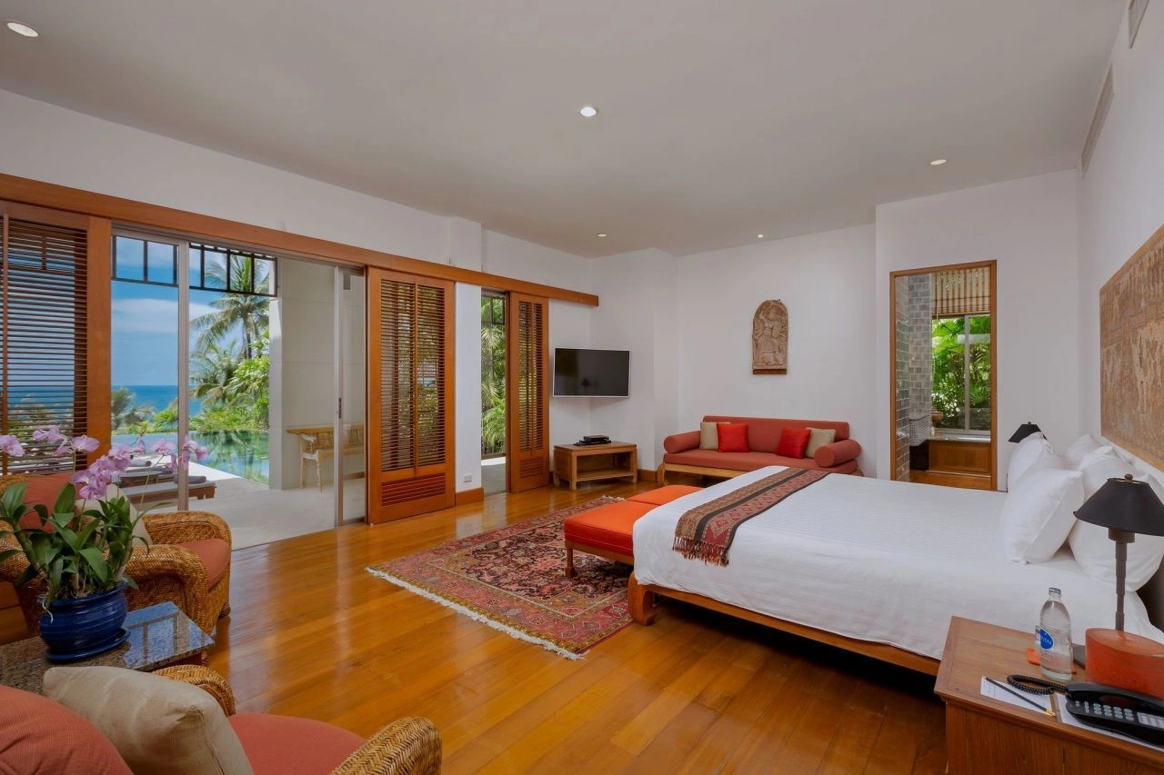 Luxury villa 836 m2 on Nai Thon Beach