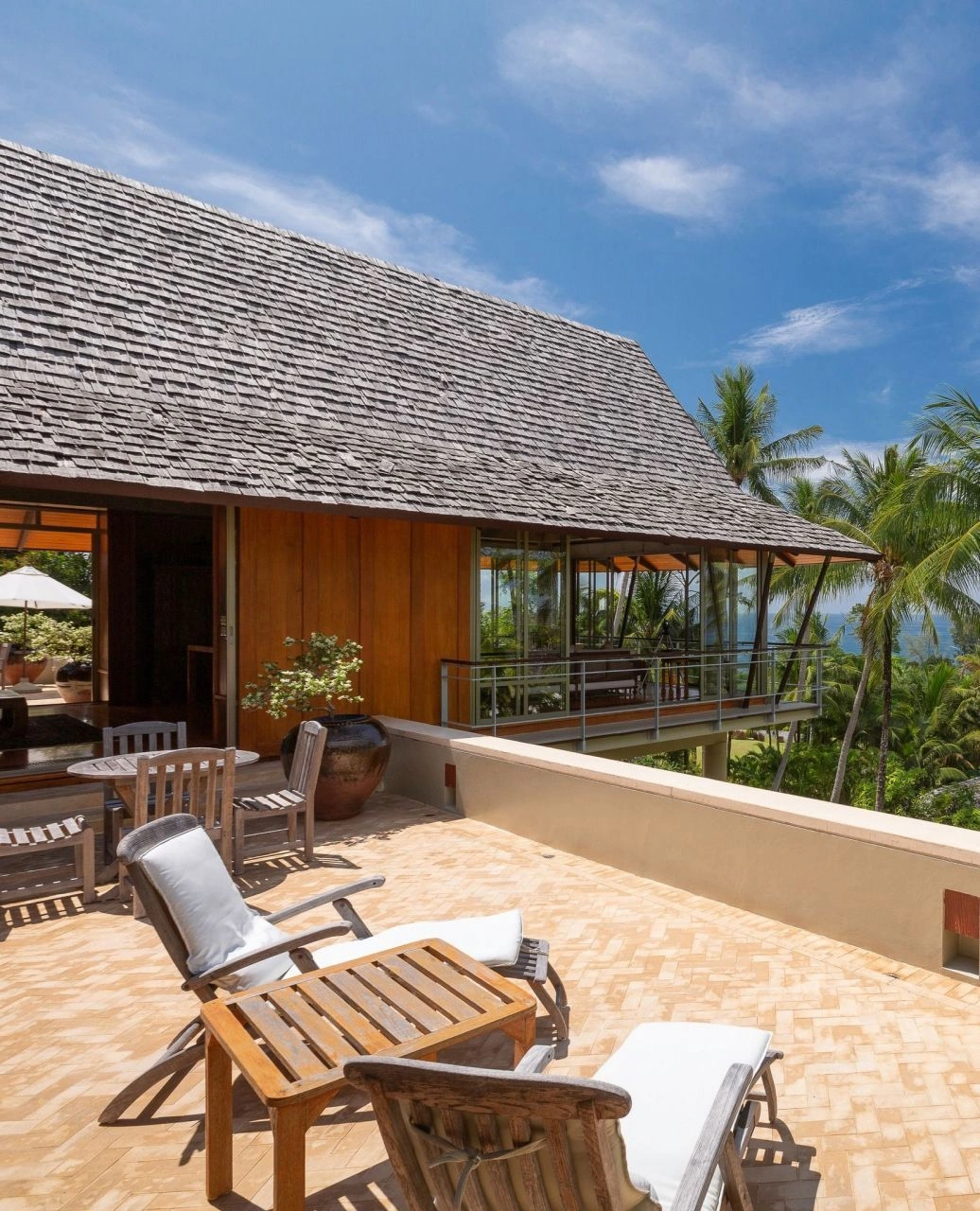 Luxury villa 836 m2 on Nai Thon Beach