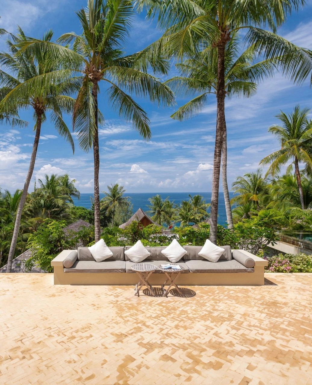 Luxury villa 836 m2 on Nai Thon Beach