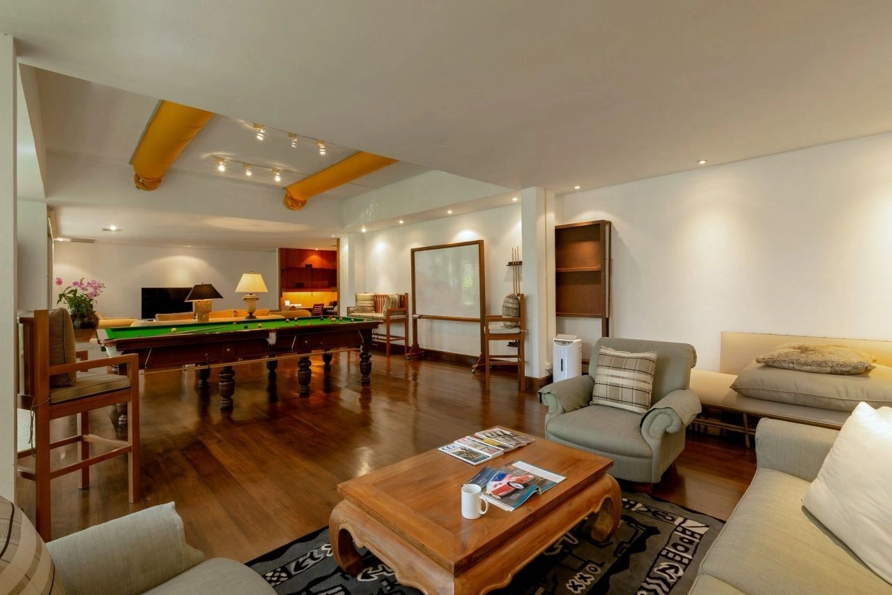 Luxury villa 836 m2 on Nai Thon Beach