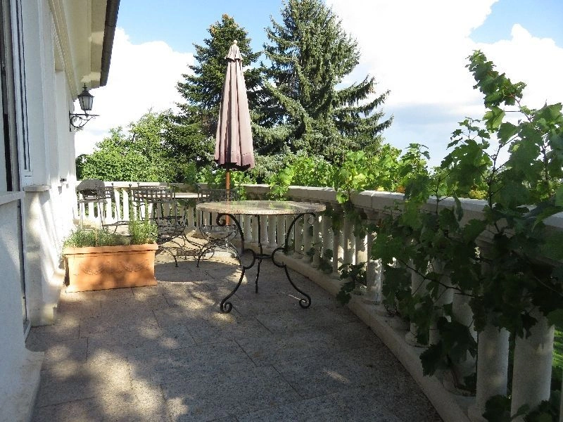 Geniş 8+1 villa Gül Tepesi'nde