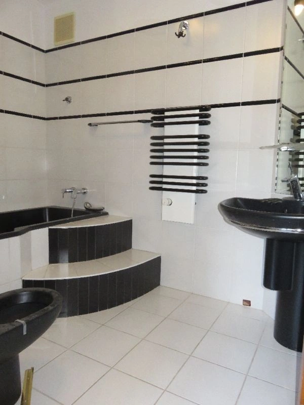 Geniş 8+1 villa Gül Tepesi'nde