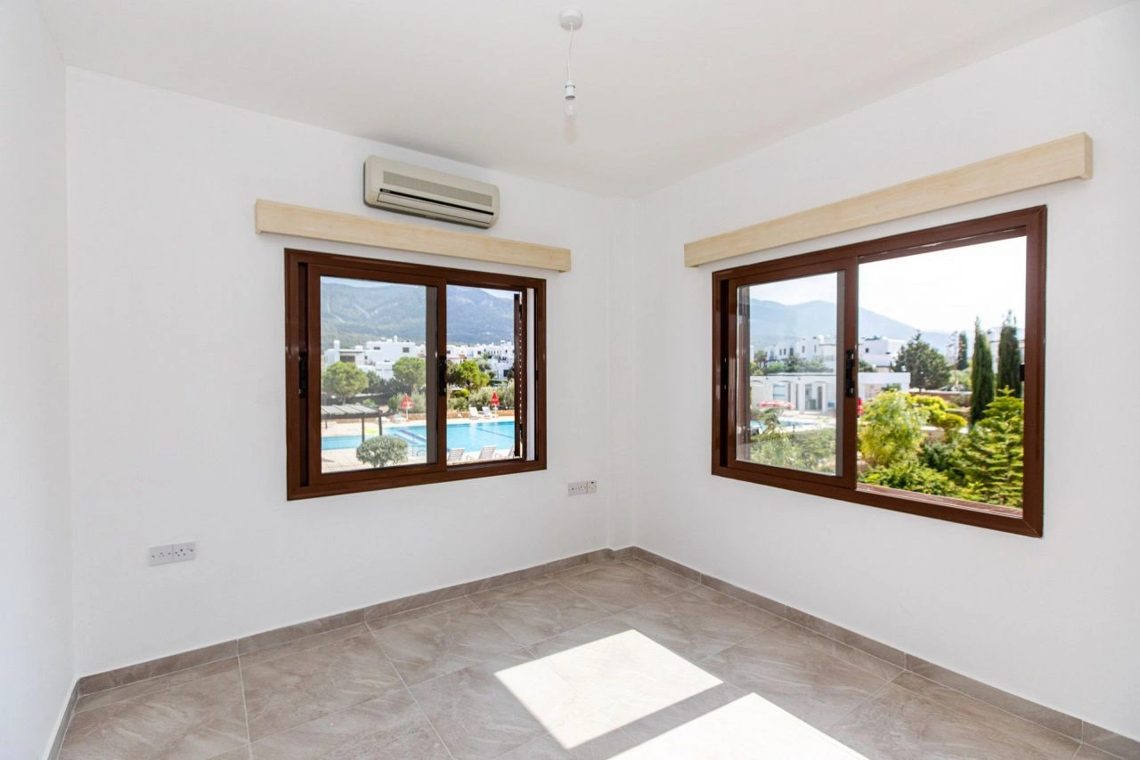 Luxury villa 4+1 on the sea