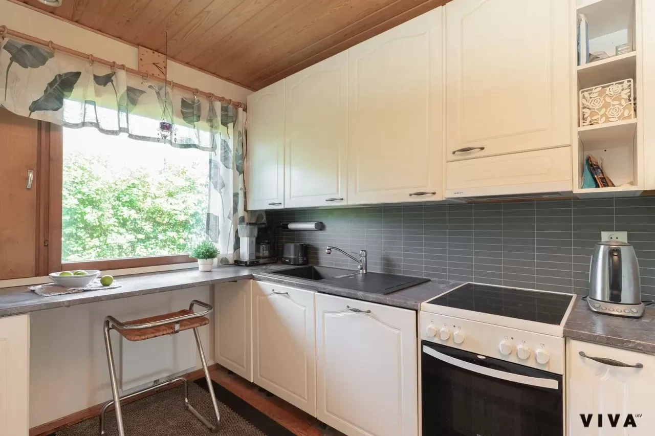 हेलसिंकी, फ़िनलैंड में तीन बेडरूम और बरामदा सहित विला