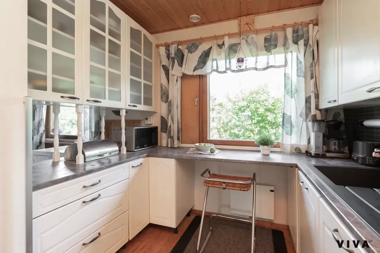 हेलसिंकी, फ़िनलैंड में तीन बेडरूम और बरामदा सहित विला