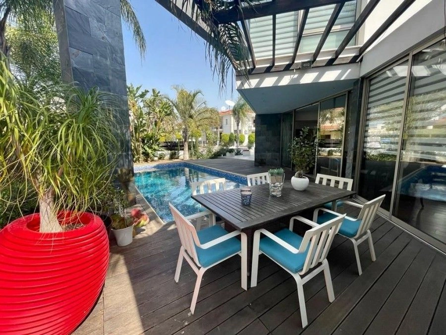 Villa elegante di 275 m2 a Larnaca