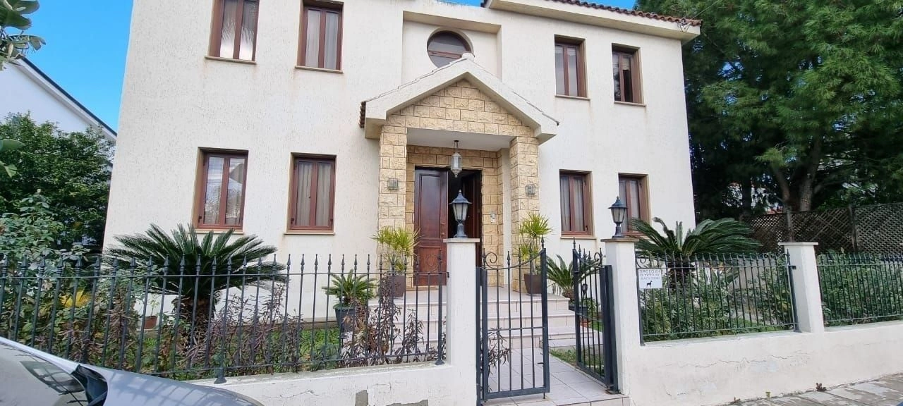 Geräumiges Stadthaus 220 m² in Larnaca