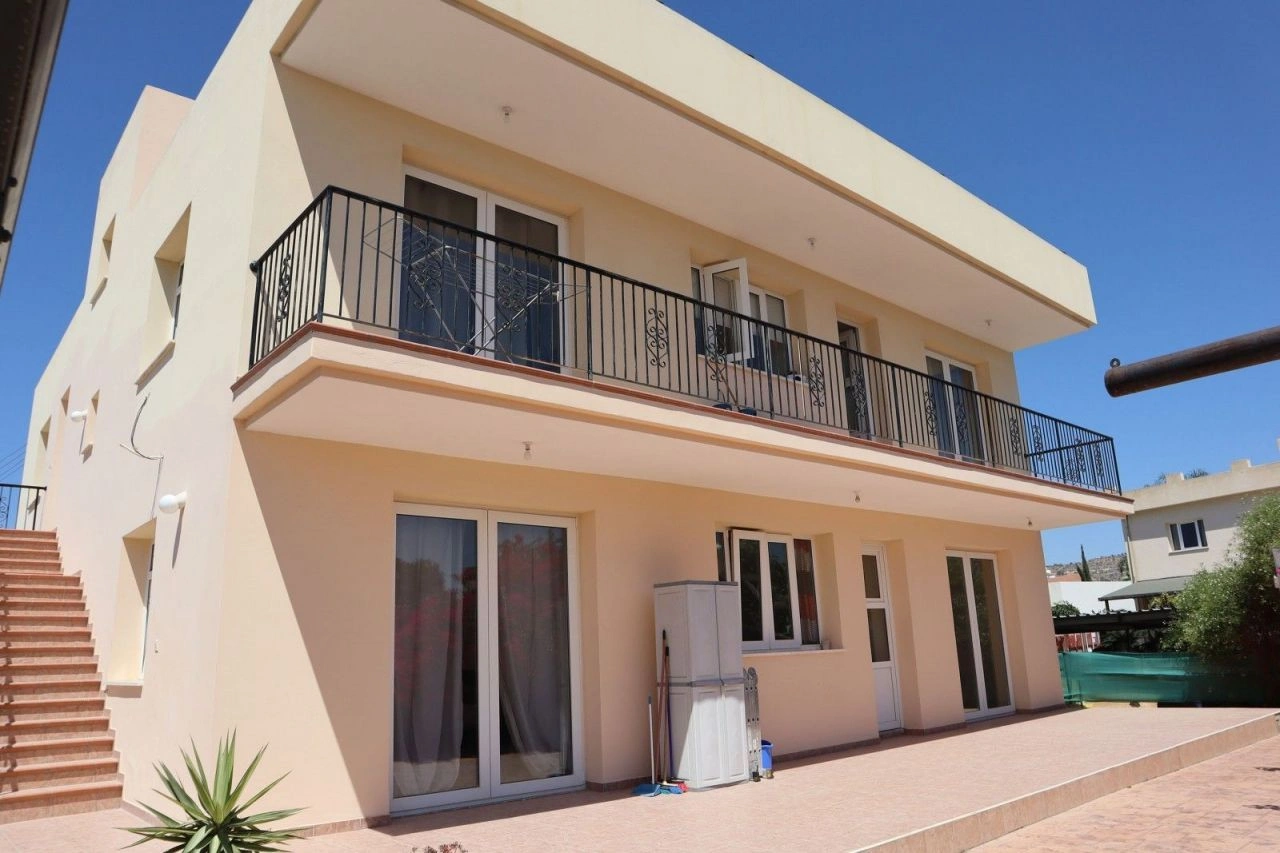 Villa 7+1 for a large family in Larnaca