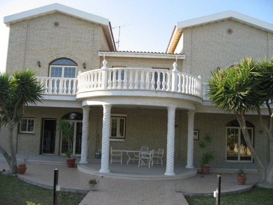 Villa spacieuse de 395 m2 à Larnaca