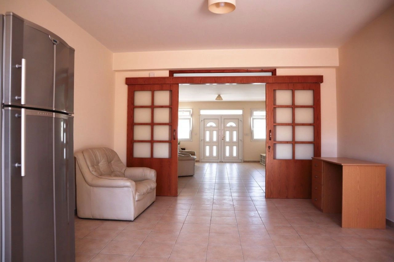 Villa 7+1 for a large family in Larnaca