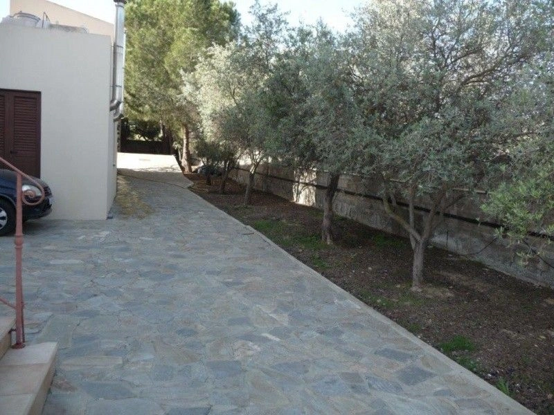 Magnificent villa 670 m2 in Larnaca