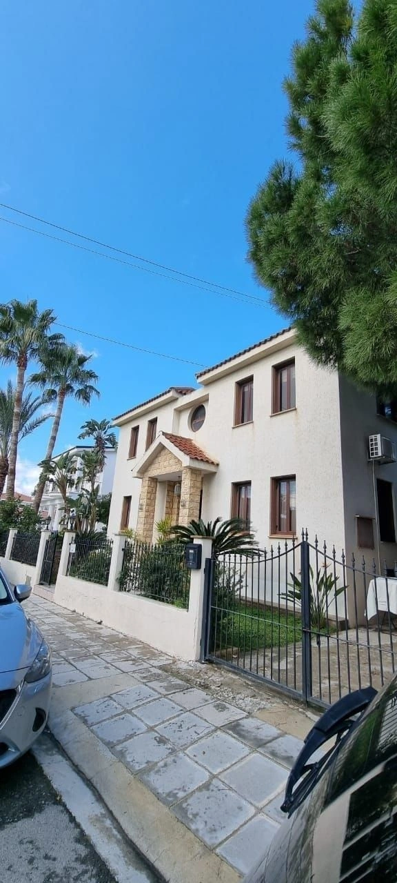 Geräumiges Stadthaus 220 m² in Larnaca