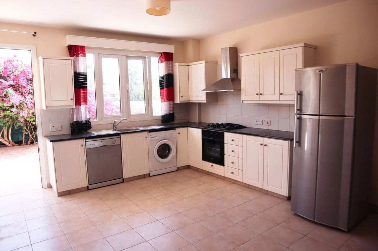 Villa 7+1 for a large family in Larnaca