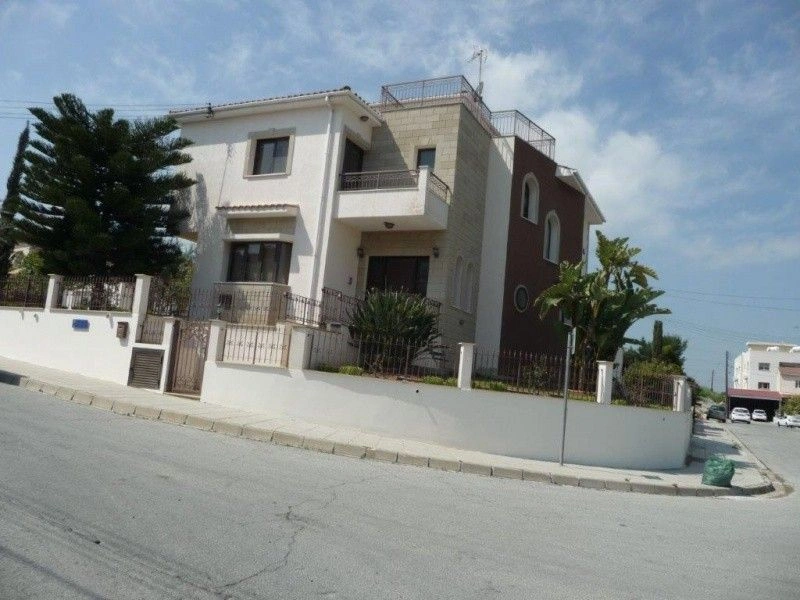 Magnificent house 251 m2 in Larnaca