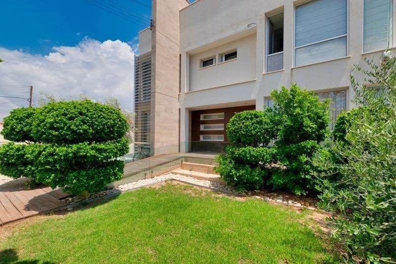 Villa in Larnaca für 895.000 € ✅ Immobilienkauf Zypern