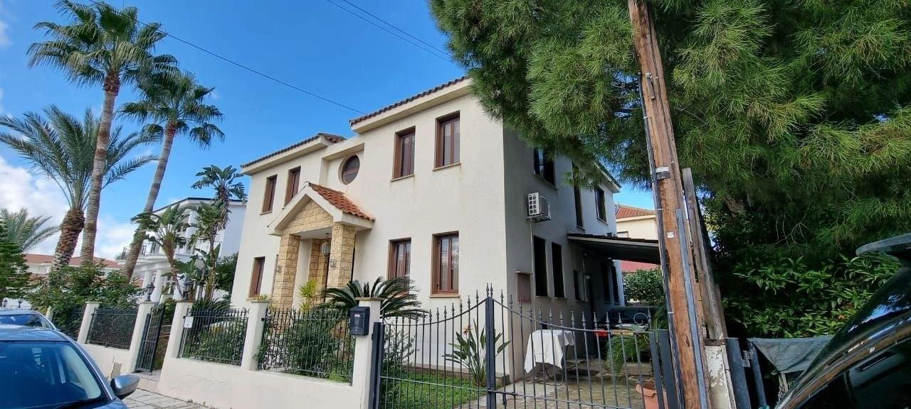 Geräumiges Stadthaus 220 m² in Larnaca