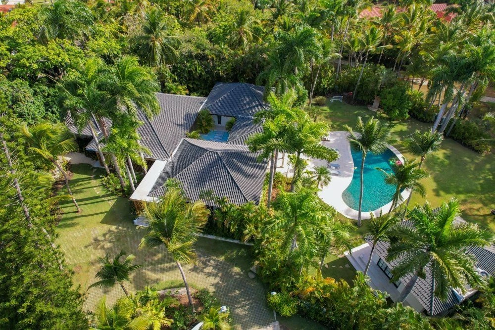 Villa in picturesque Cabarete on the first line by the sea, Dominican Republic